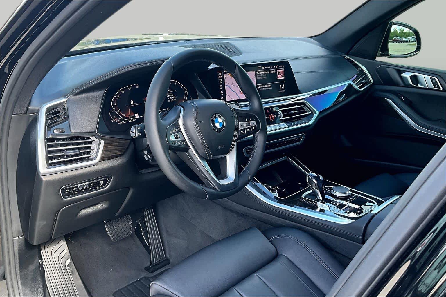 Used 2020 Jet Black BMW sDrive40i image 16