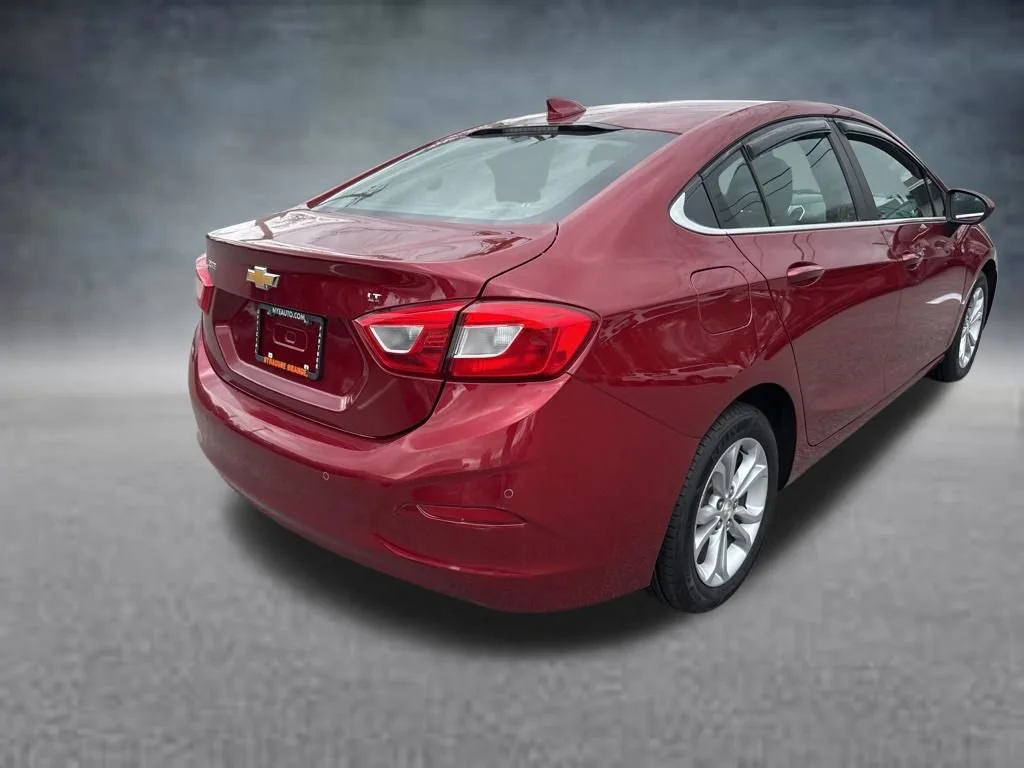 Used 2019 CAJUN RED TINTCOAT Chevrolet LT image 5