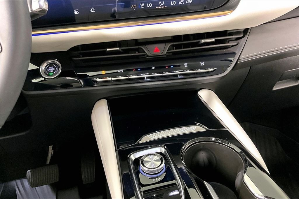 Used 2025 Black Buick Avenir image 8