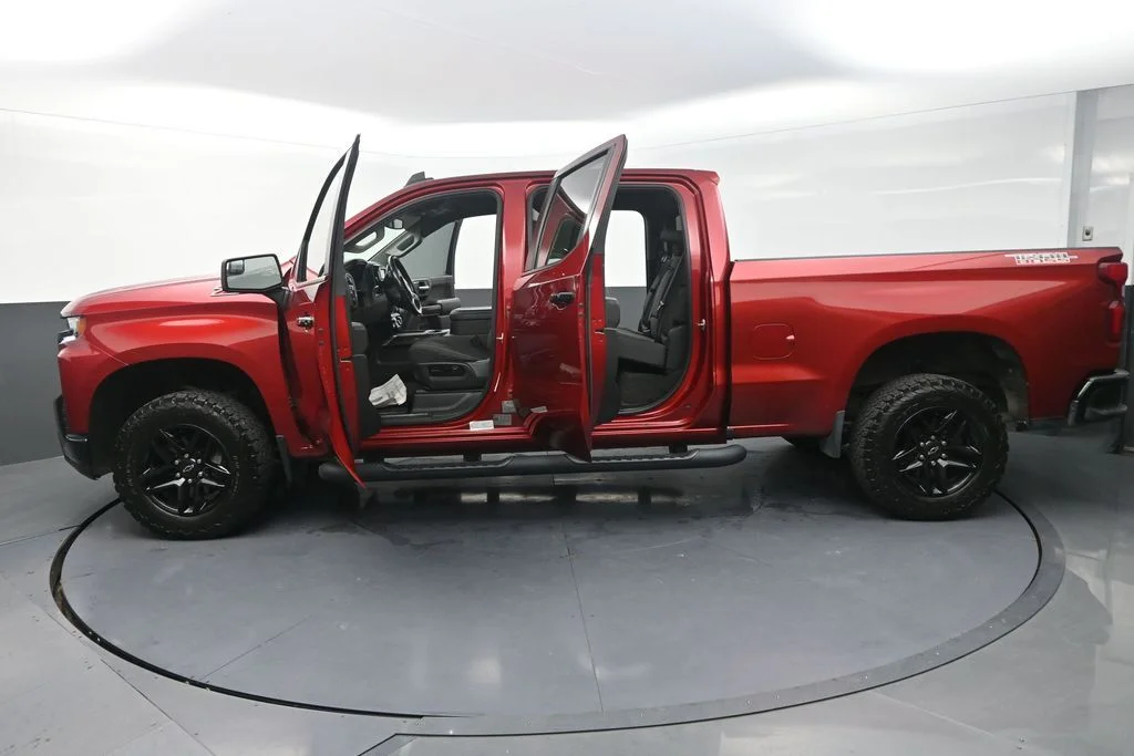 Used 2021  Chevrolet LT Trail Boss image 35