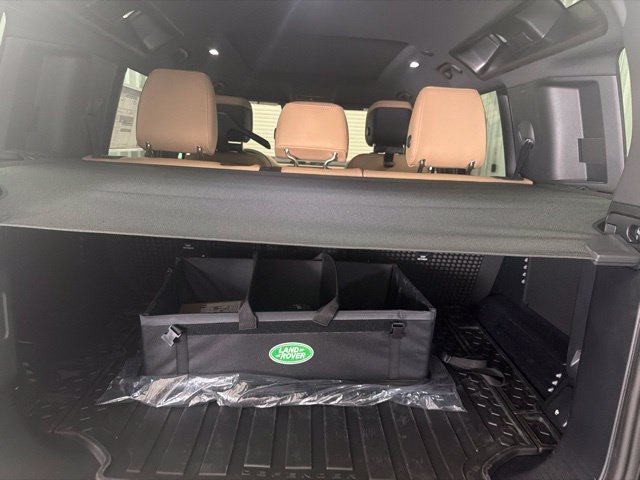 New 2026 Santorini Black Land Rover S image 27