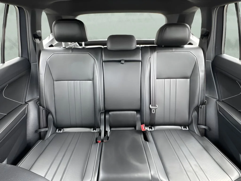 Used 2022 Gray Volkswagen 2.0T SE R-Line Black image 12