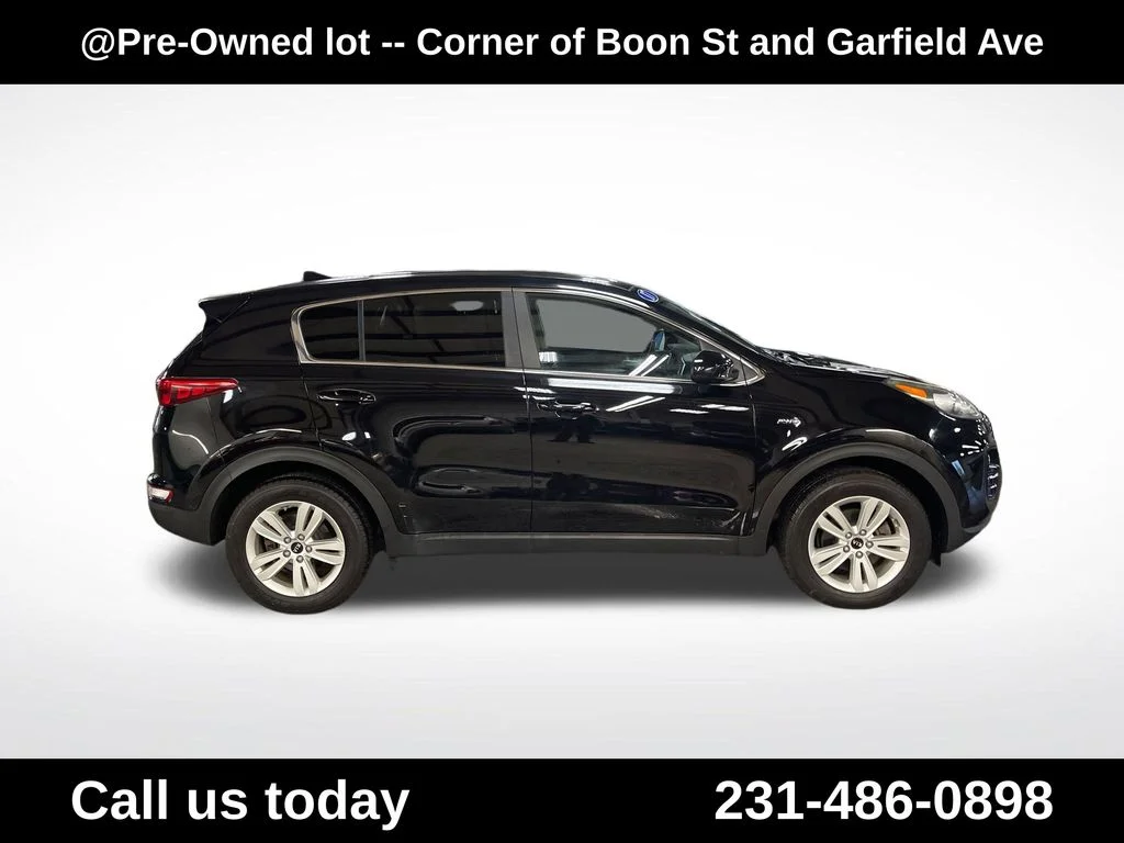 Used 2017 Red Kia LX image 6