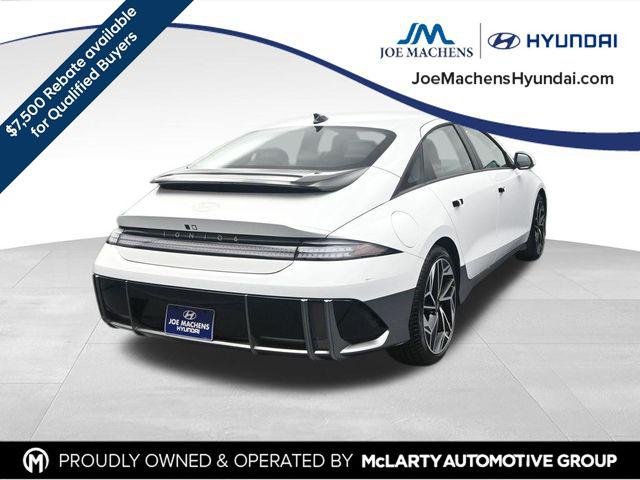 New 2025 White Hyundai SEL image 8