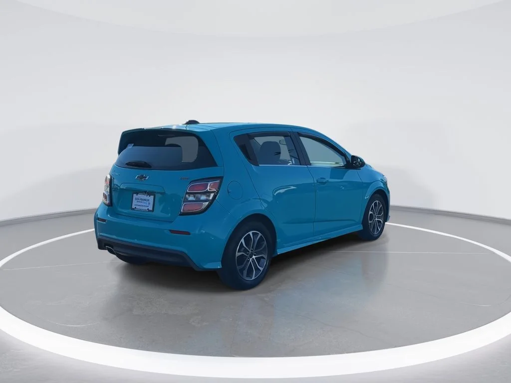 Used 2020 Blue Chevrolet LT image 8