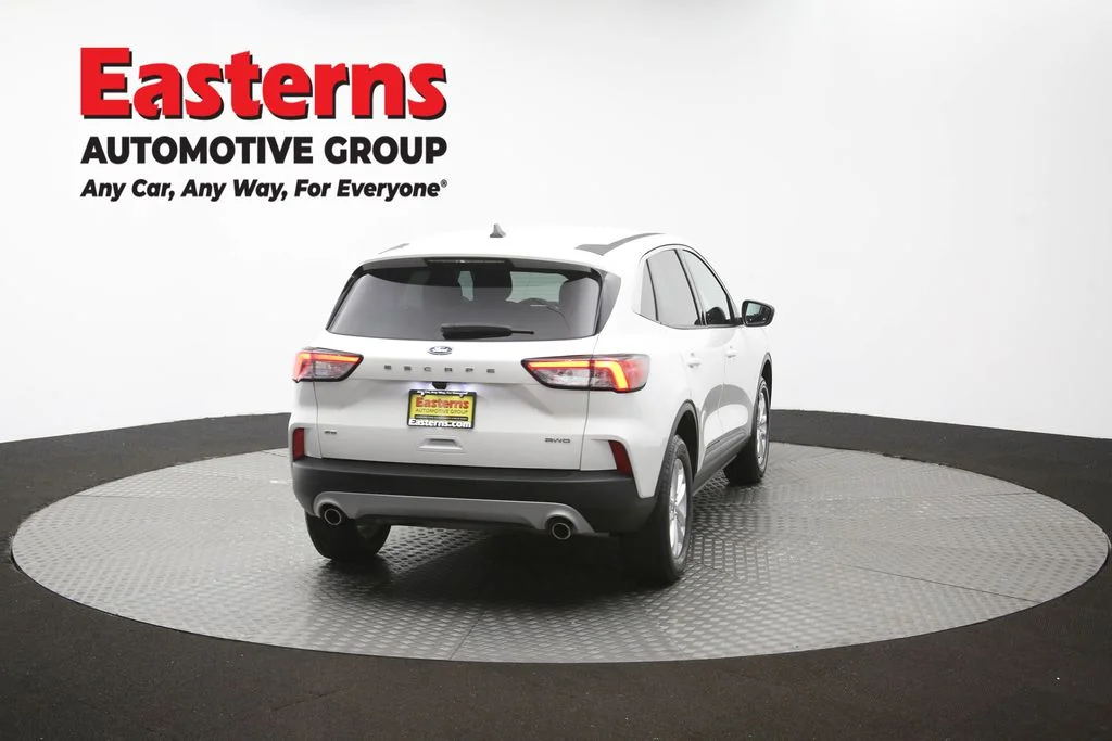 Used 2022 White Ford SE image 39