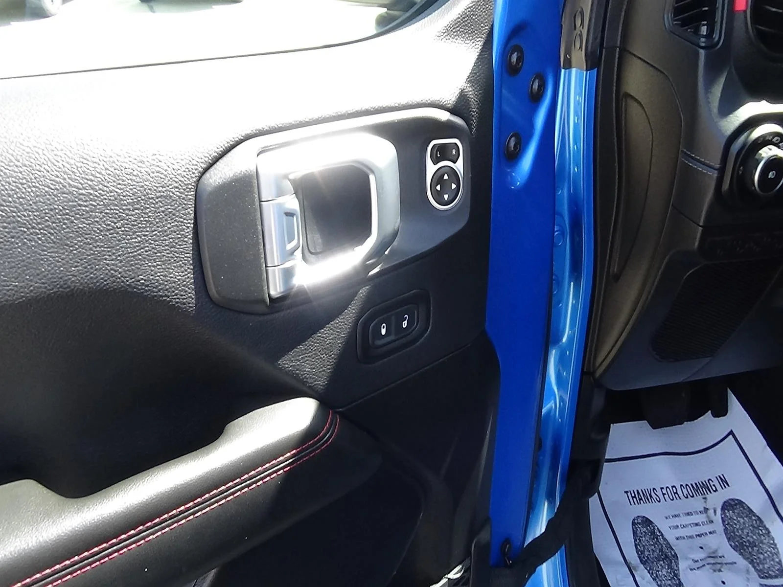 Used 2024 Hydro Blue Pearl Coat (pbj) Jeep Rubicon image 17