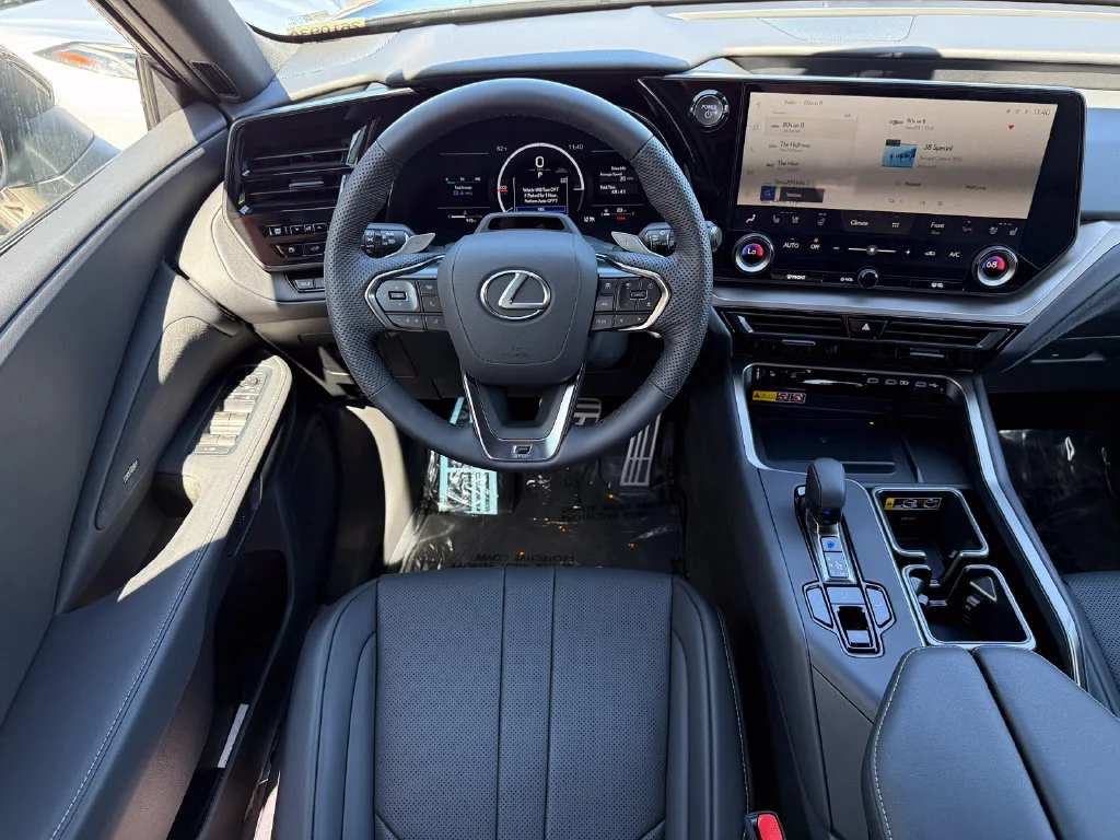 Used 2026  Lexus TX 500h F SPORT Performance Premium image 21