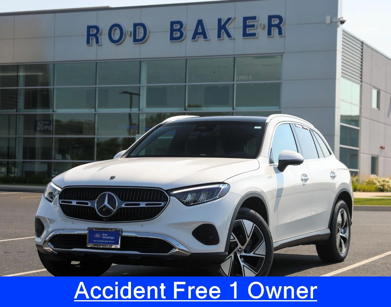 Used 2023 Polar White Mercedes-Benz GLC 300 image 1