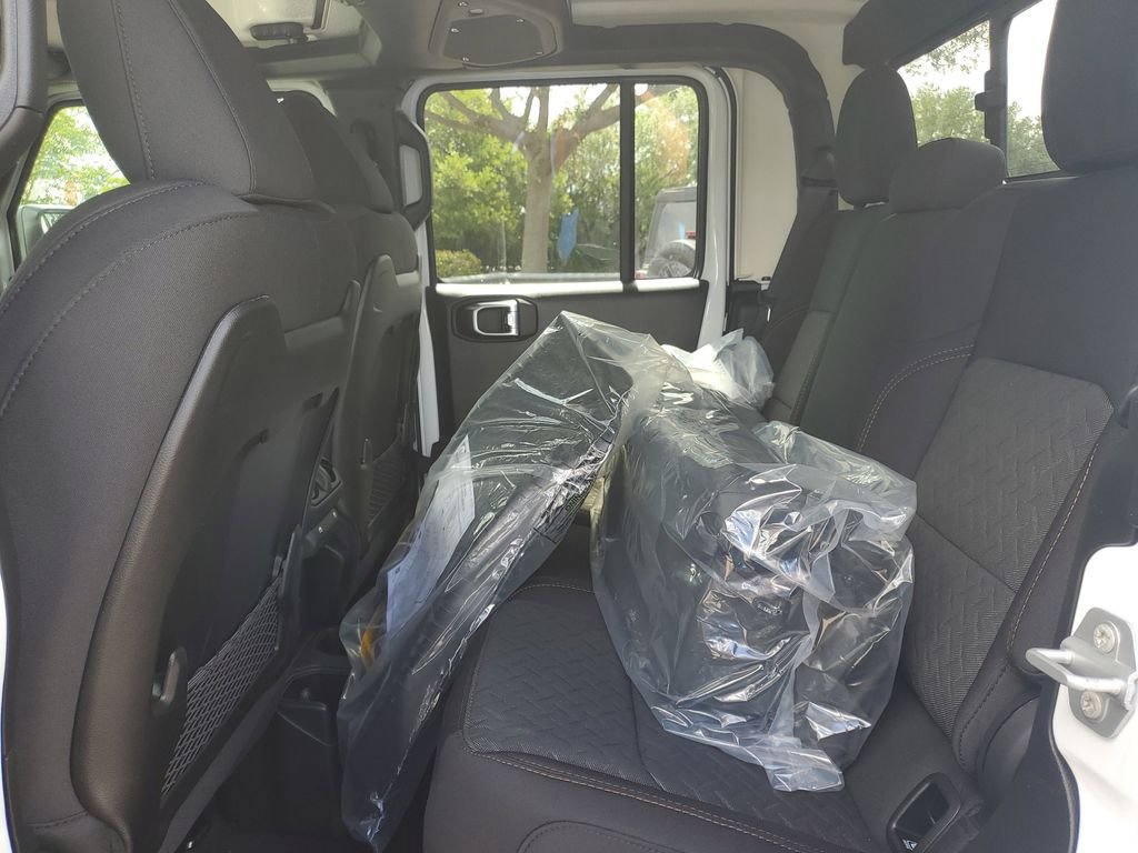 New 2026 Bright White Clearcoat Jeep Mojave image 7