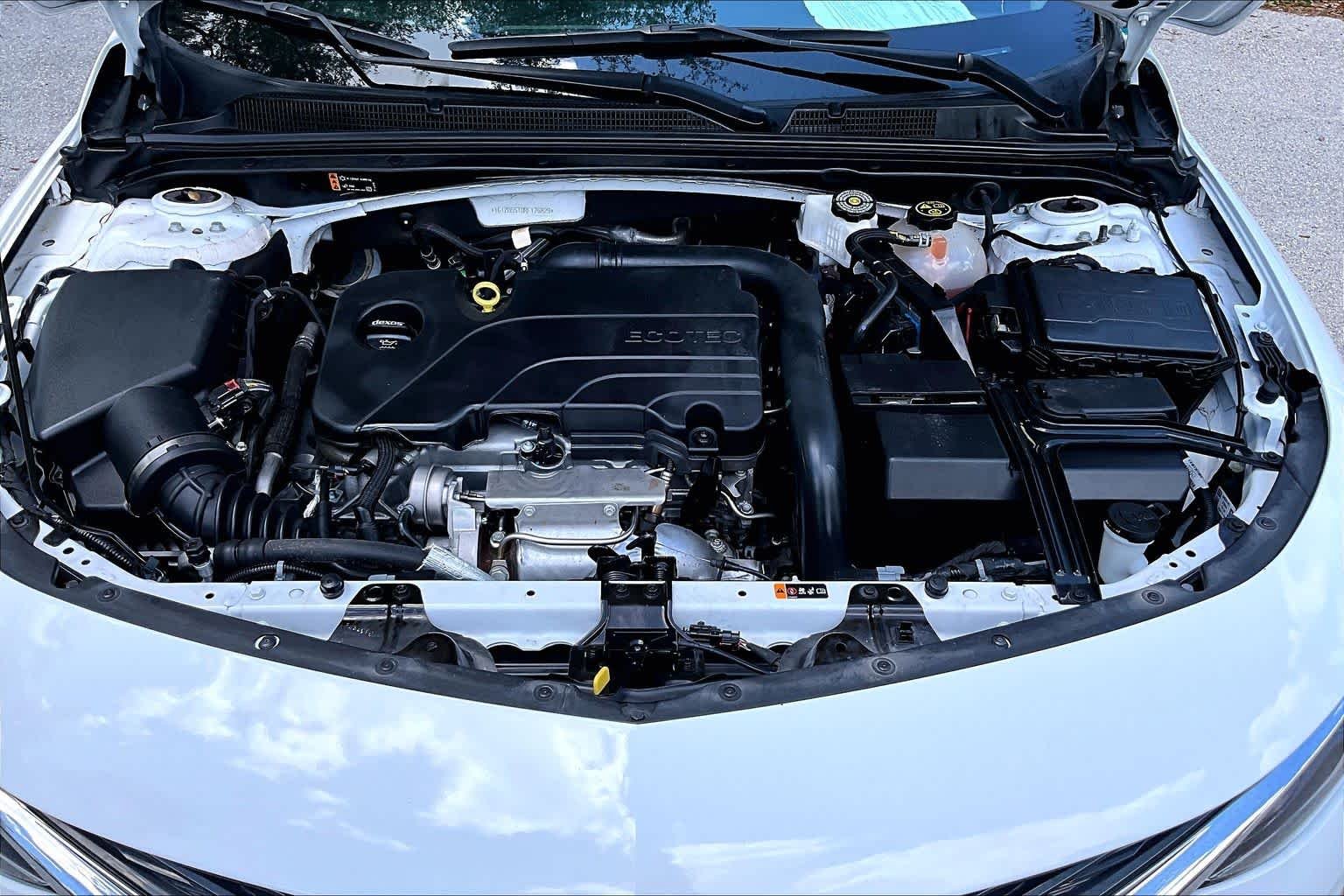 Used 2024 Summit White Chevrolet LT image 31
