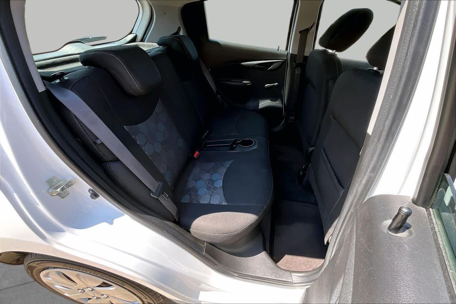 Used 2017 Summit White Chevrolet LS image 17