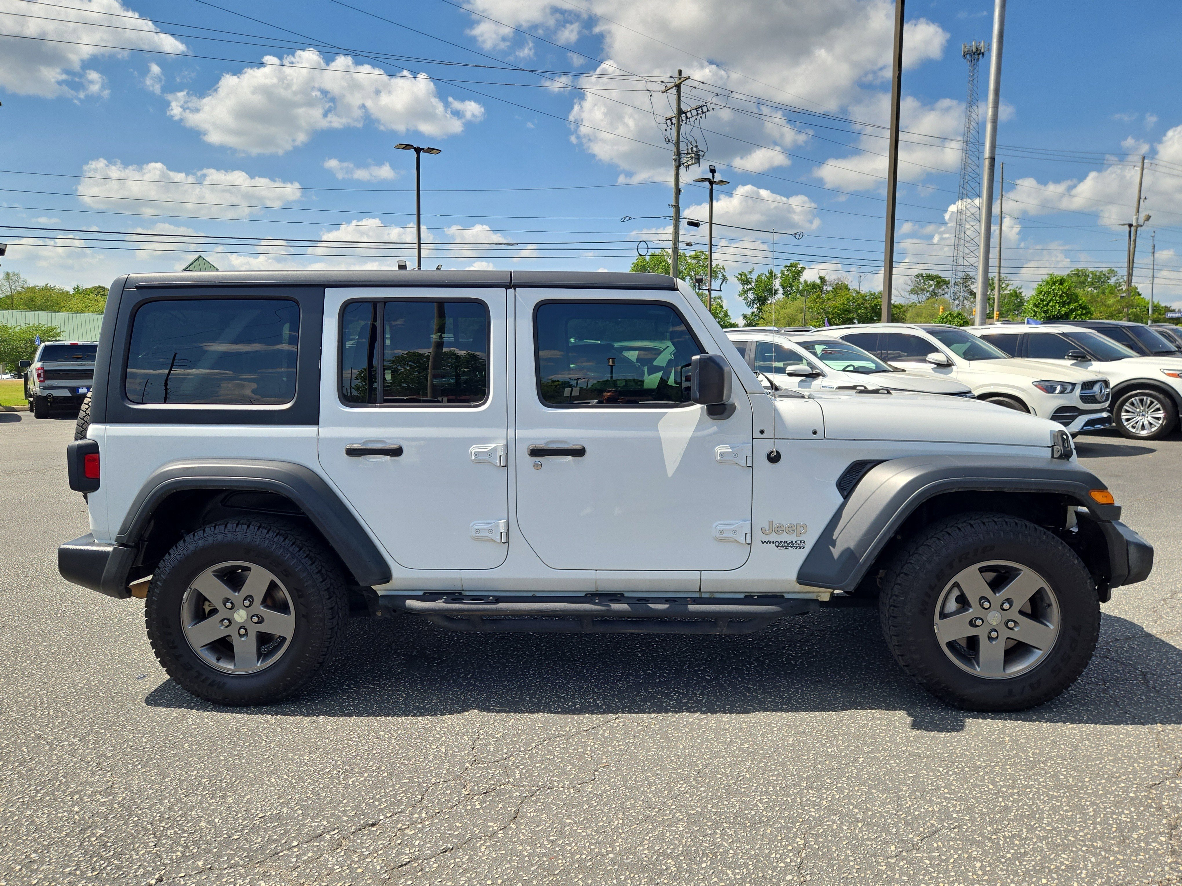 Used 2018 White Jeep Sport image 6