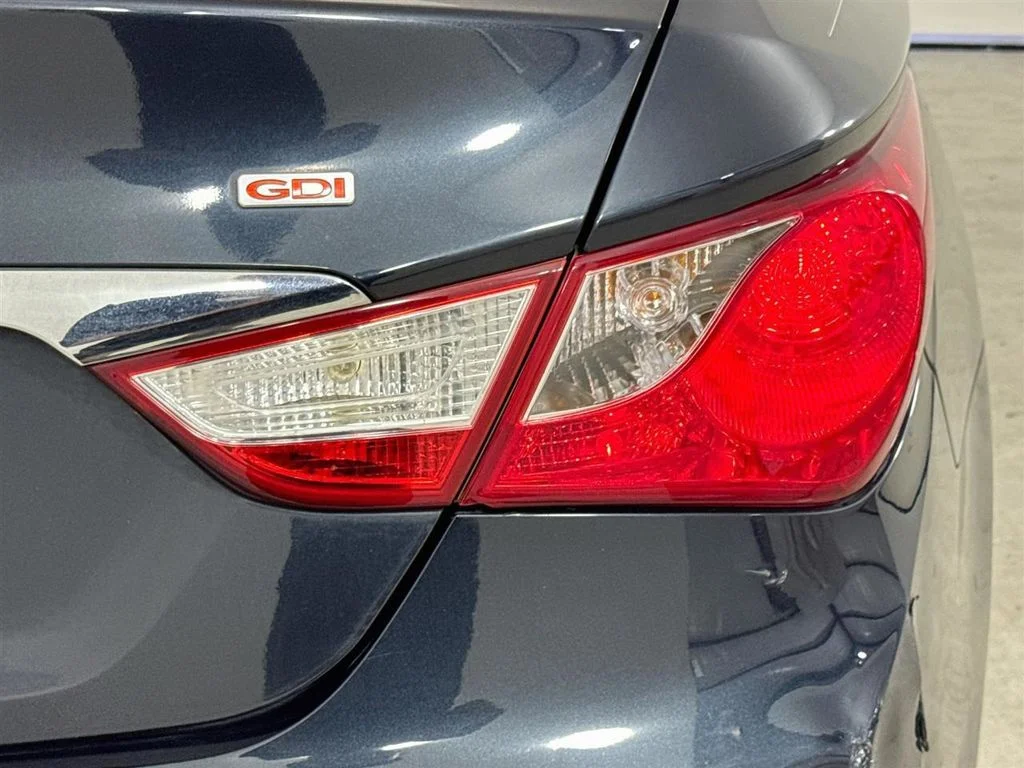 Used 2014 Blue Hyundai GLS image 29