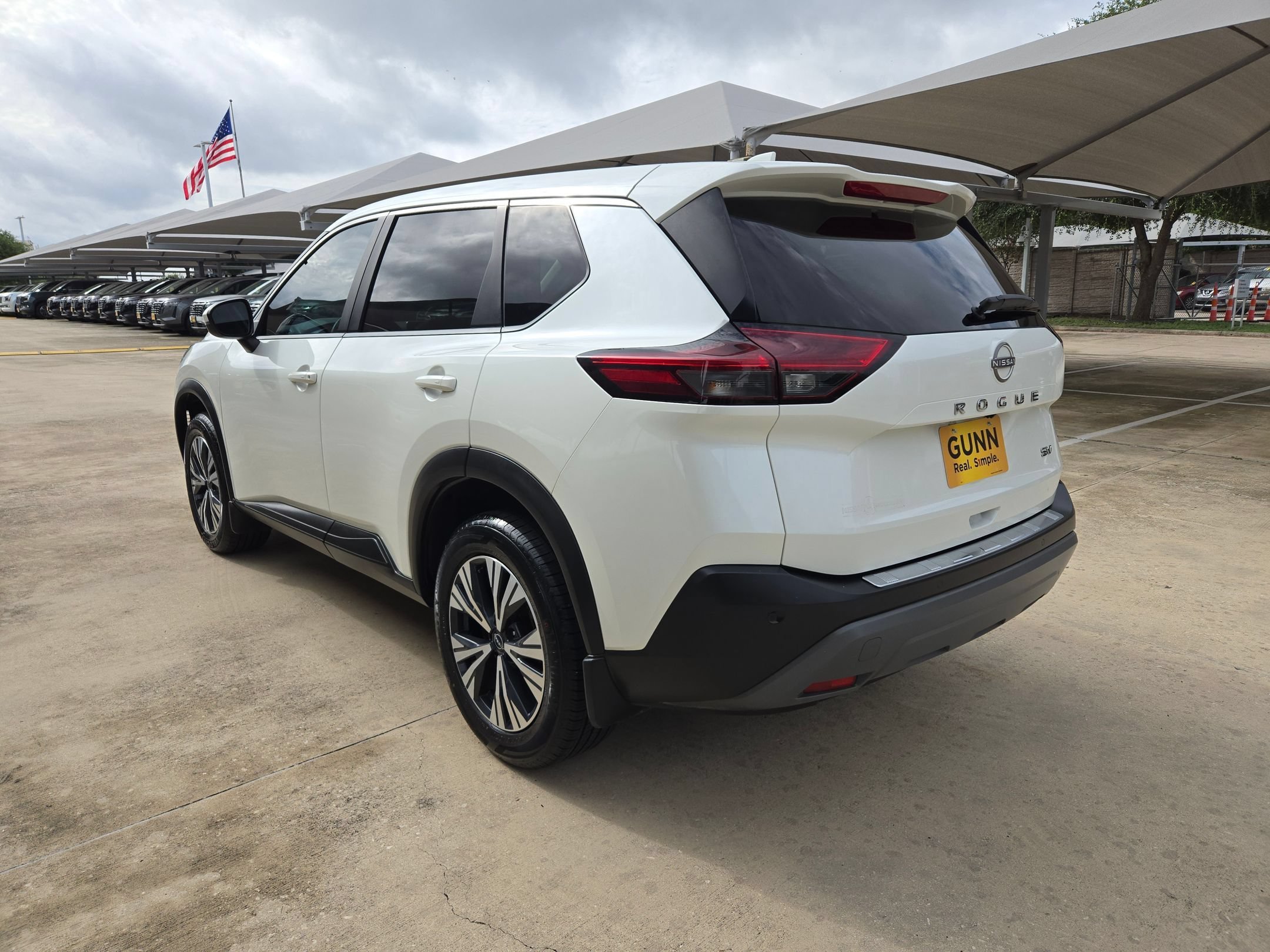 Used 2022 Pearl White Tricoat Nissan SV image 5