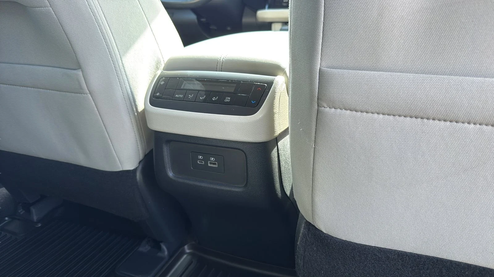 Used 2024 Gray Nissan SV image 27