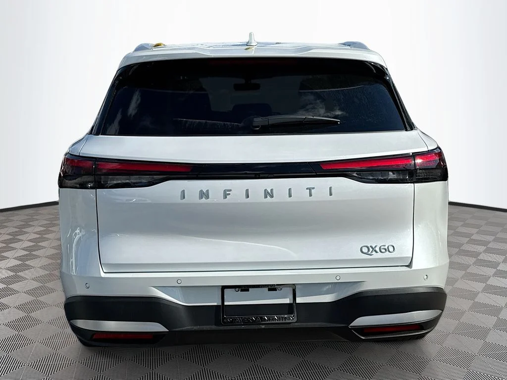 Certified Used 2026 White INFINITI LUXE image 7
