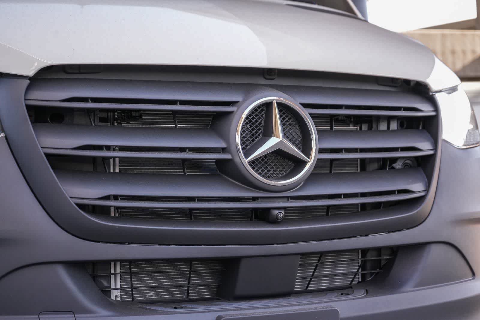 New 2026 Gray White Mercedes-Benz Crew 144WB High Roof RWD 2.0L I4 Diesel Turbo SO image 5