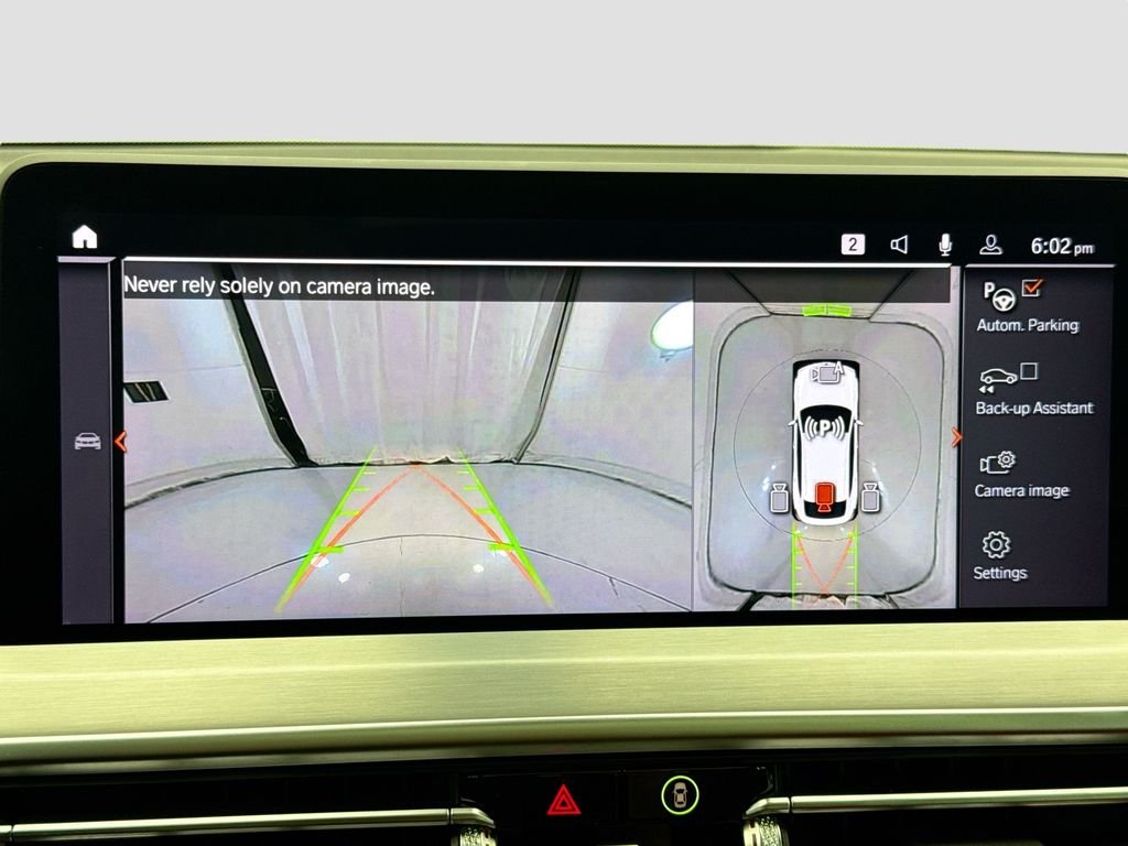 Used 2024 White BMW xDrive30i image 15
