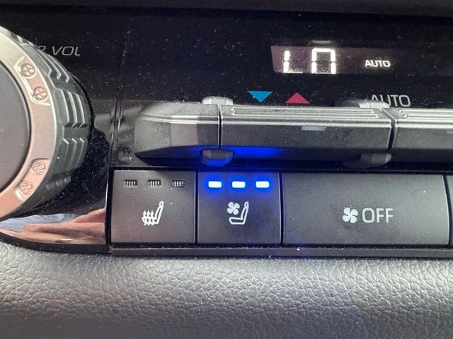 Used 2023 Ice Toyota Limited image 29