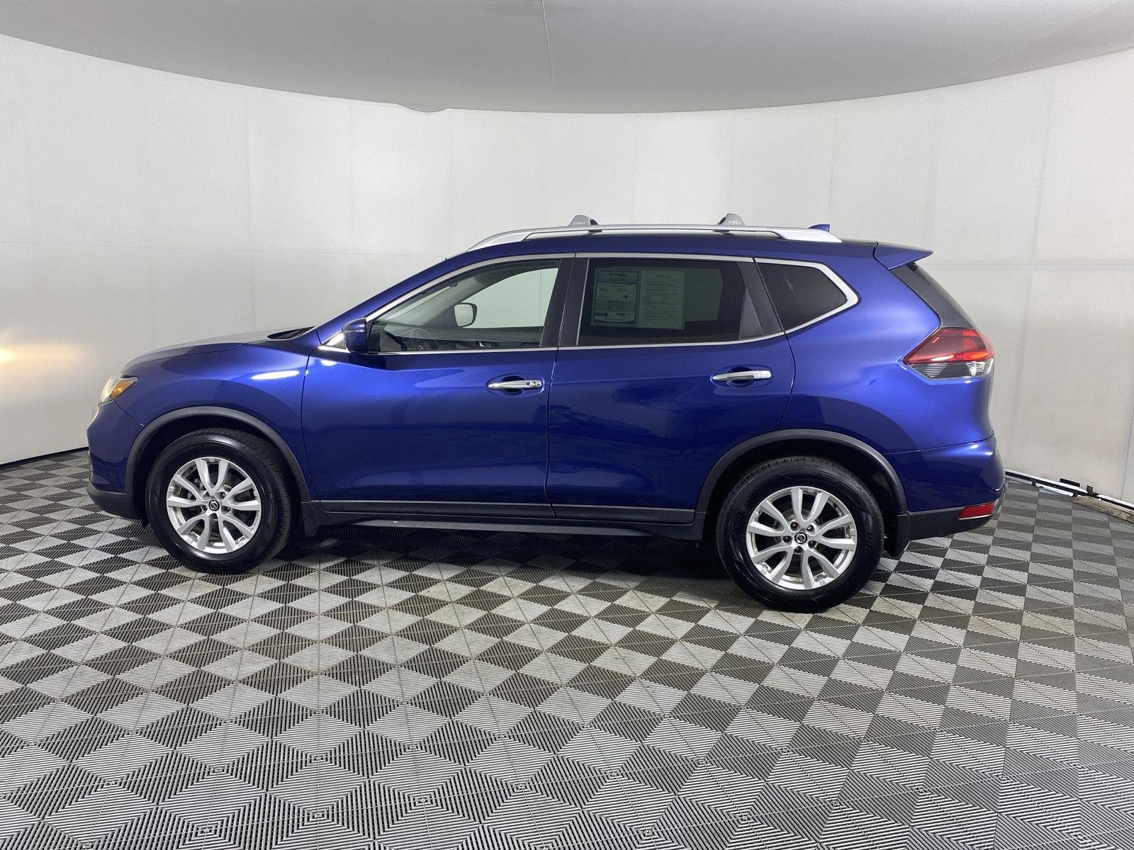Used 2020 Caspian Blue Metallic Nissan SV image 4