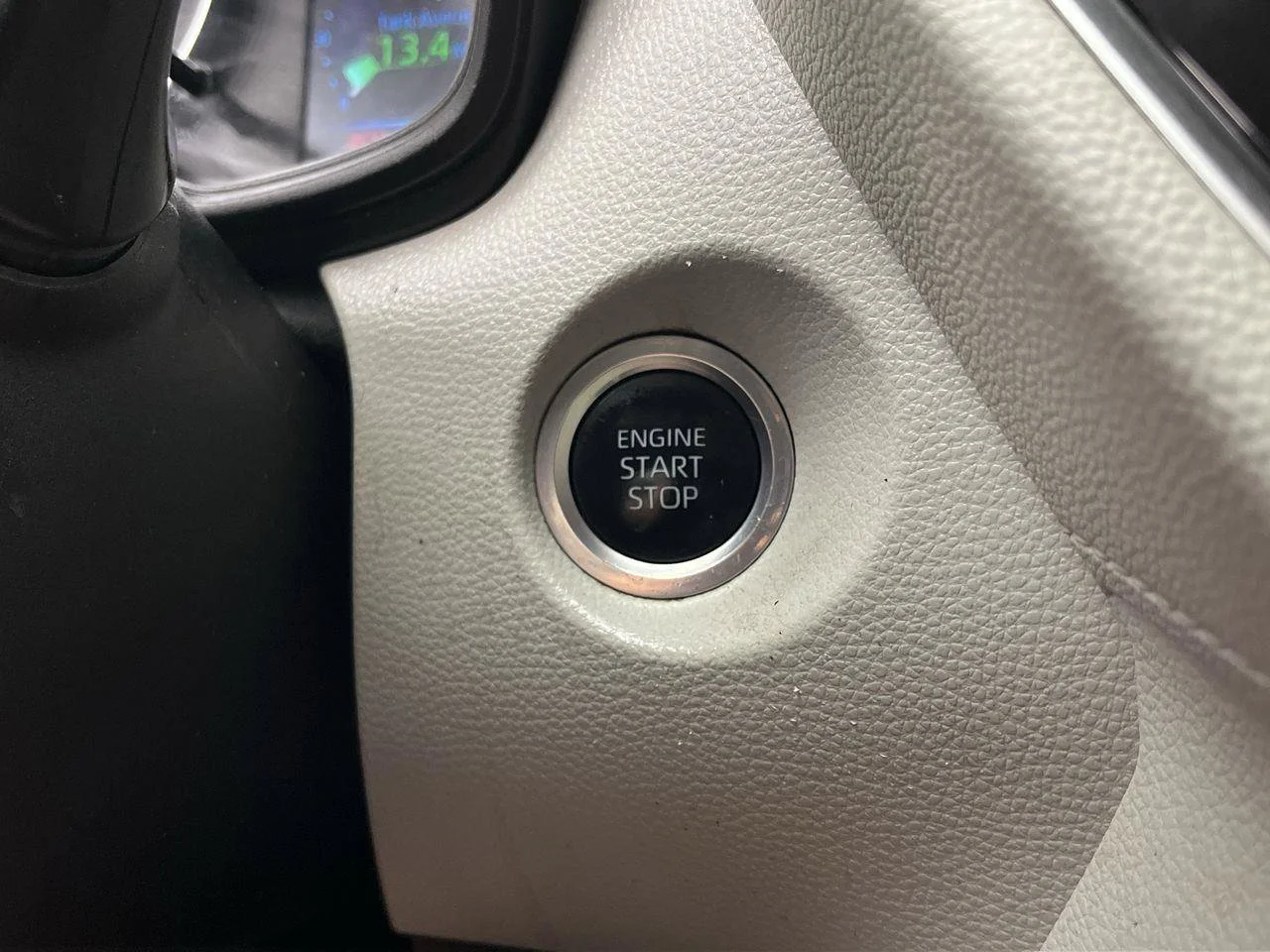 2022 Toyota Corolla Cross LE - Photo 17