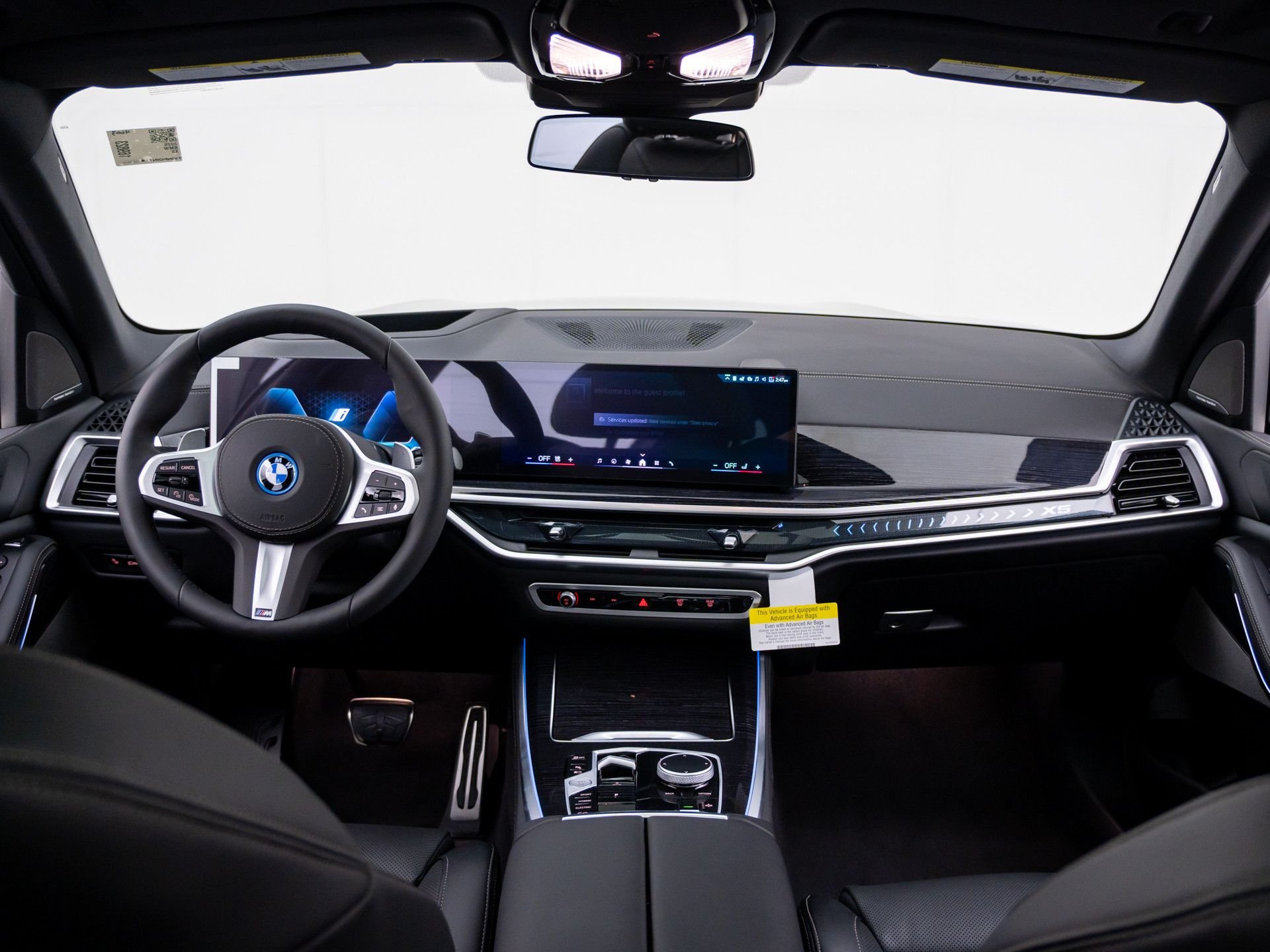 New 2026 Carbon Black Metallic BMW xDrive50e image 11