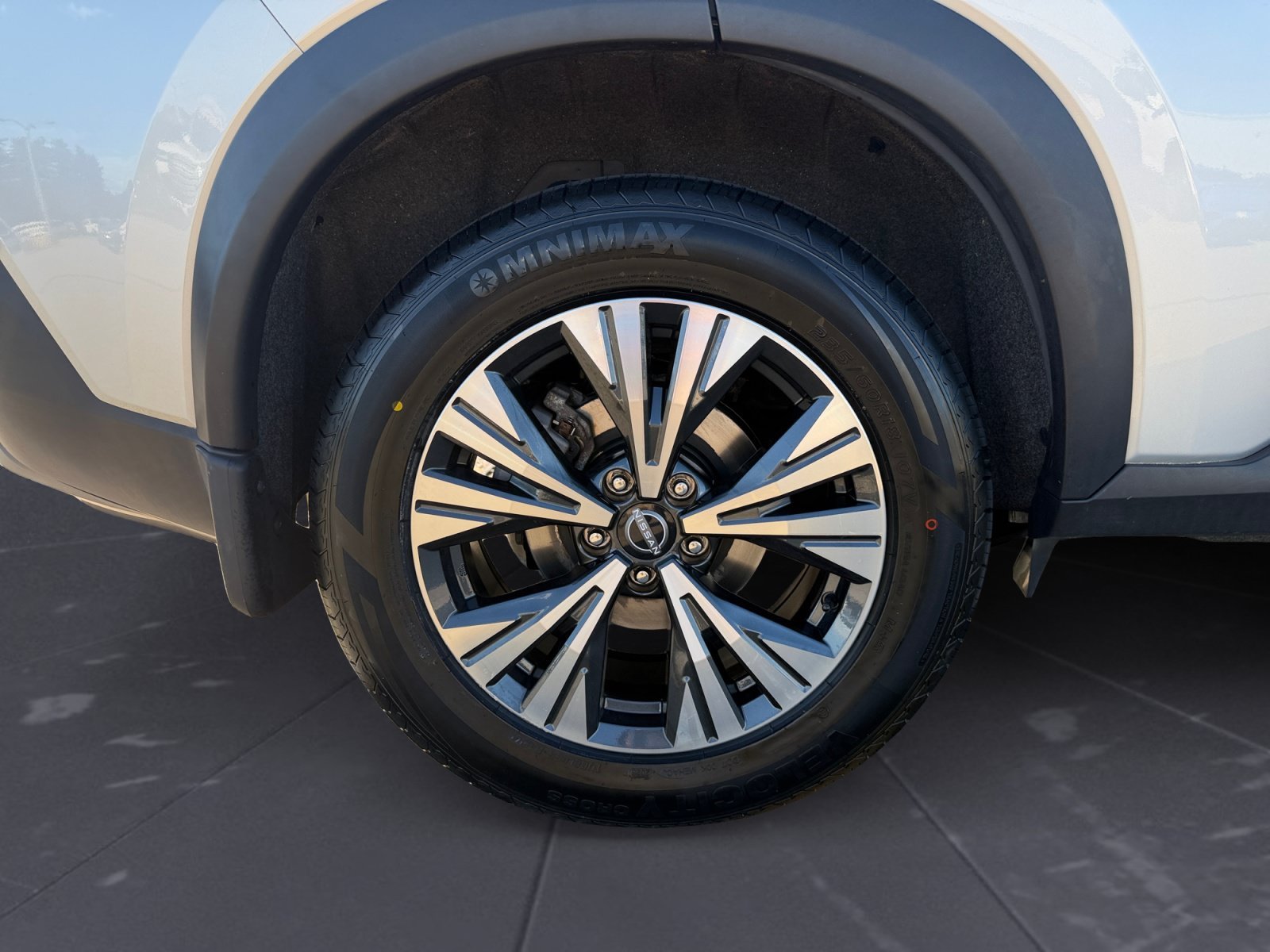 Used 2023 Brilliant Silver Metallic Nissan SV image 44