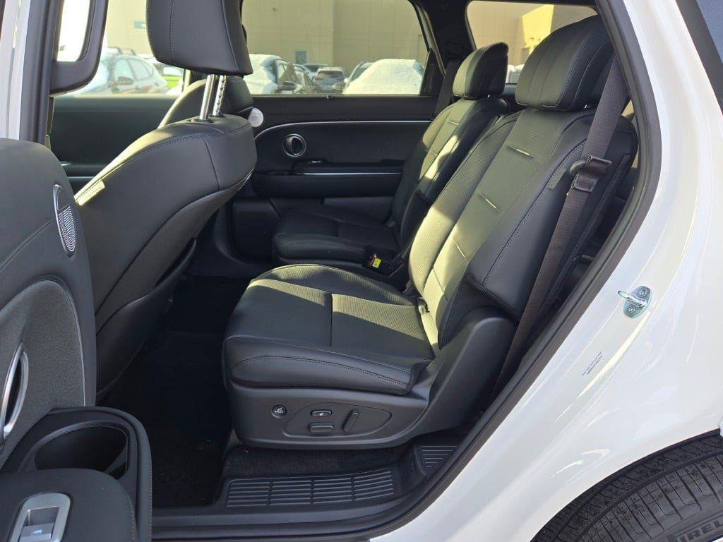 New 2026 White Hyundai Calligraphy AWD image 21
