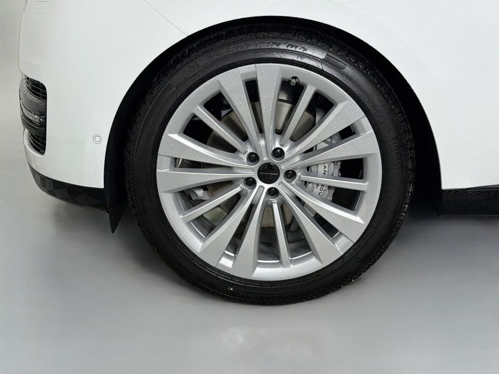 New 2026 Fuji White Land Rover SE image 33