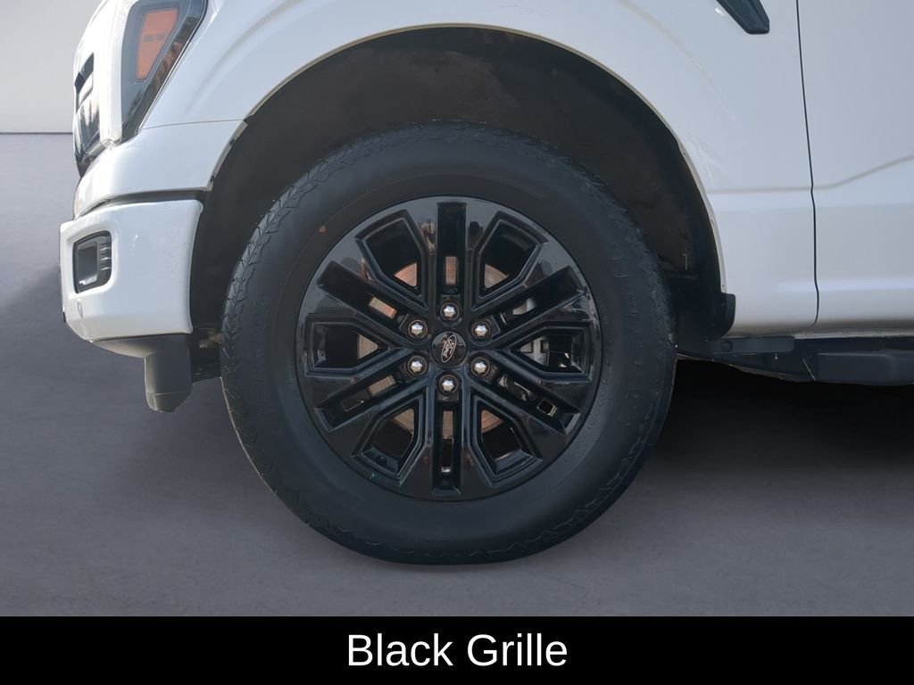 Used 2025  Ford Lariat image 11