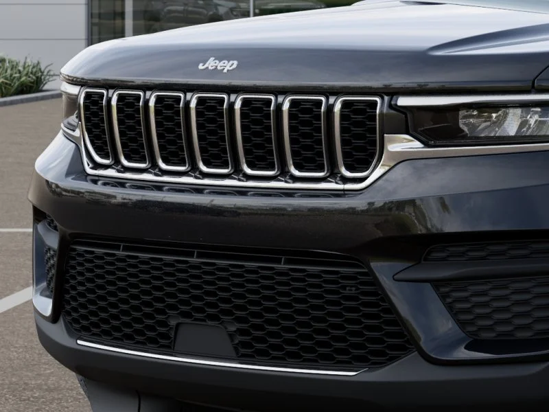 New 2025 Diamond Black Crystal Pearl-Coat Exterior Paint Jeep Laredo X image 21