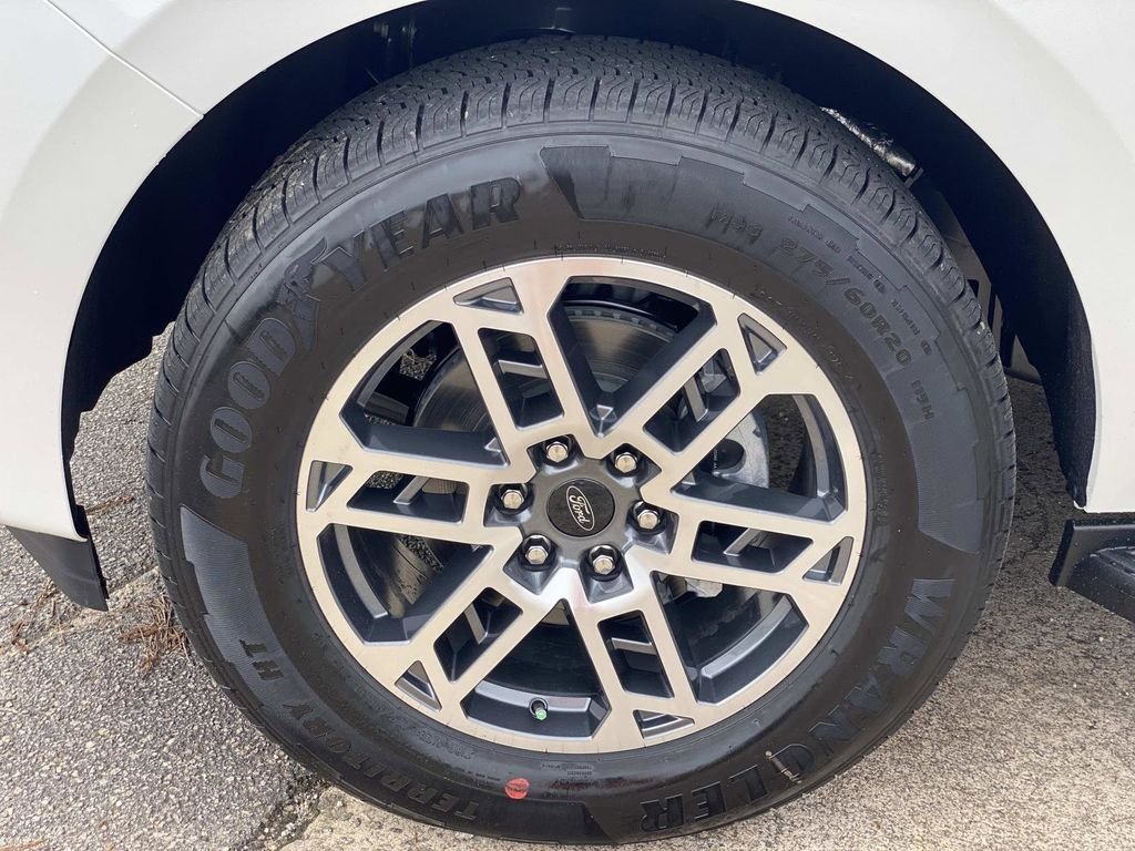 New 2026 Star White Metallic Tri-Coat Ford MAX Active image 9