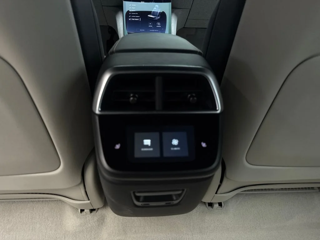 Used 2023 Black Lucid Touring image 71