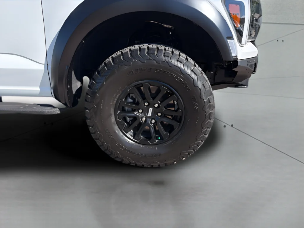 Used 2025 White Ford Raptor image 13