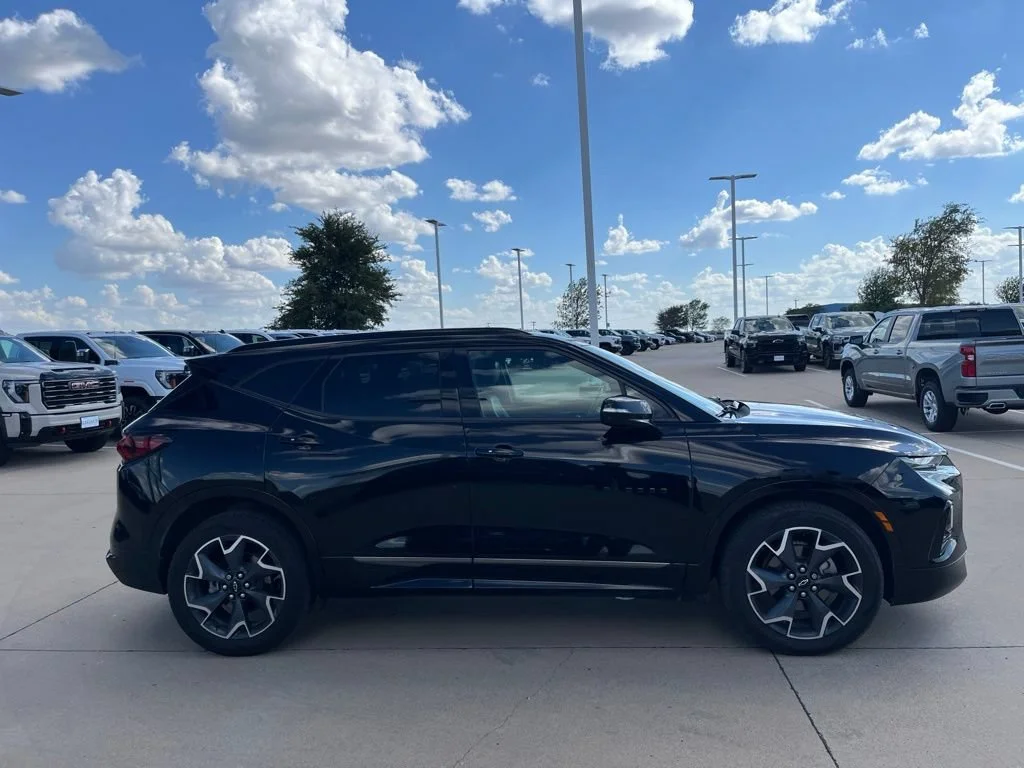 Used 2020 BLACK Chevrolet RS image 5