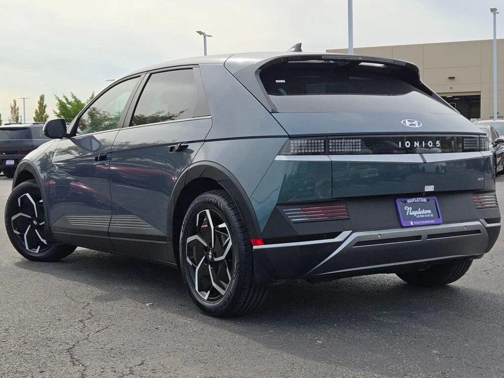 Used 2024 Digital Teal Hyundai SEL image 12