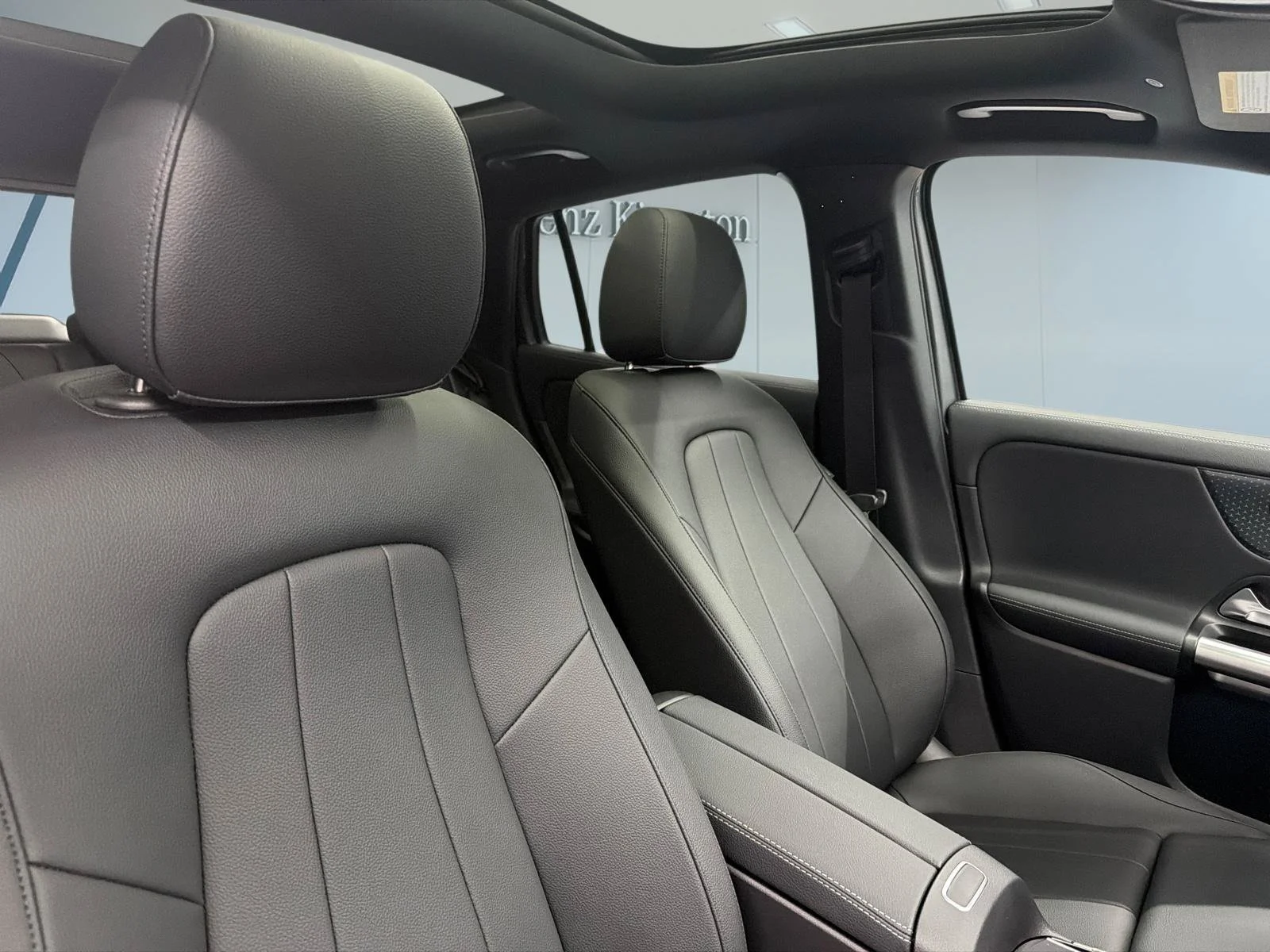Used 2026 Grey Mercedes-Benz GLA 250 image 3