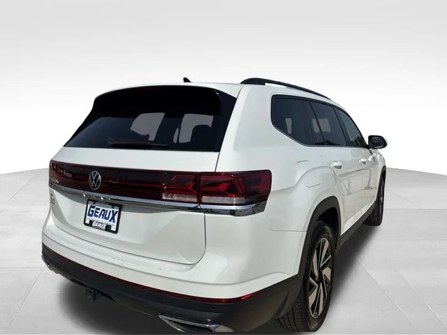 Used 2025 White Volkswagen 2.0T SE w/Technology image 8