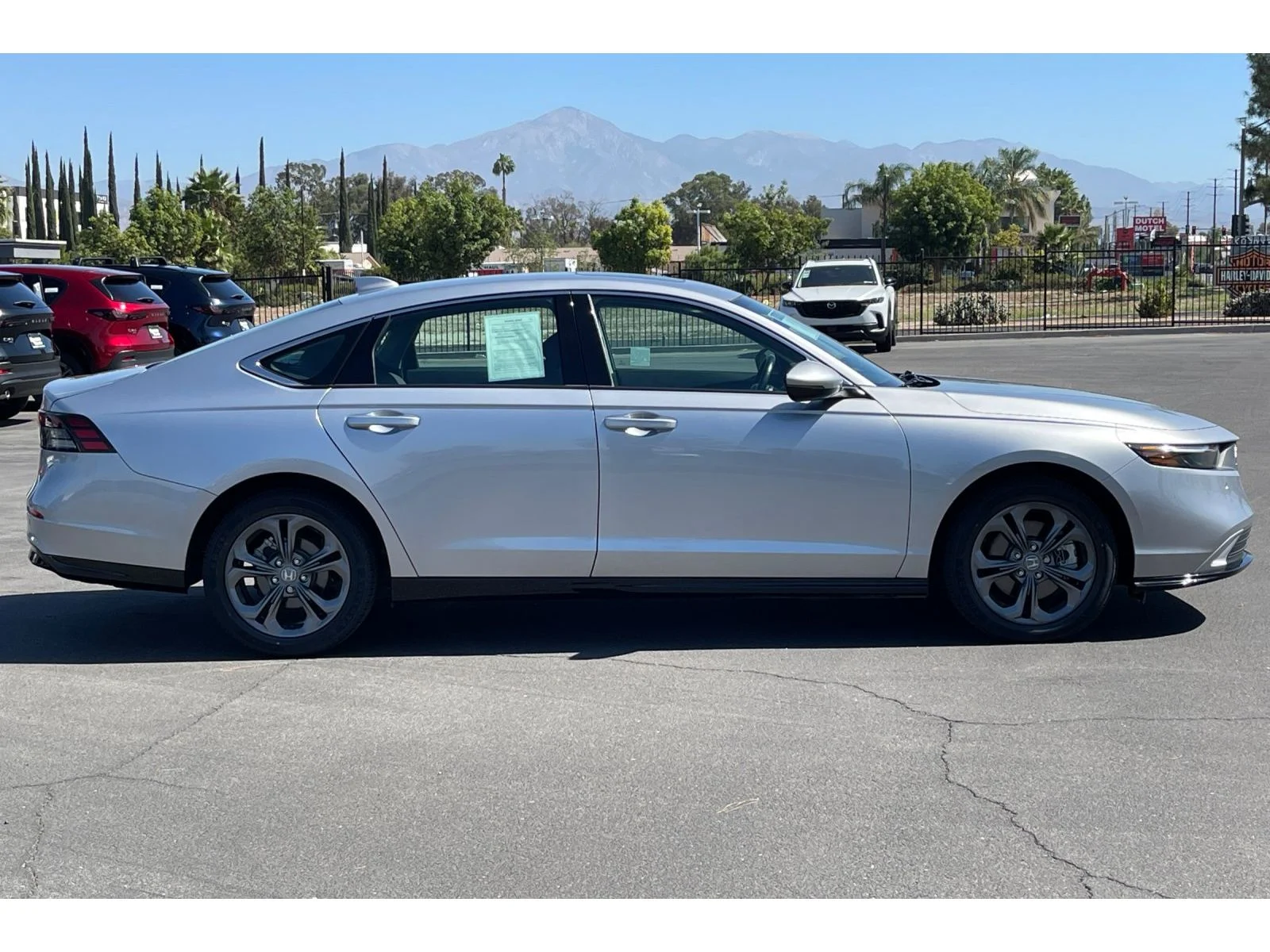Used 2025 Solar Silver Metallic Honda EX-L image 7