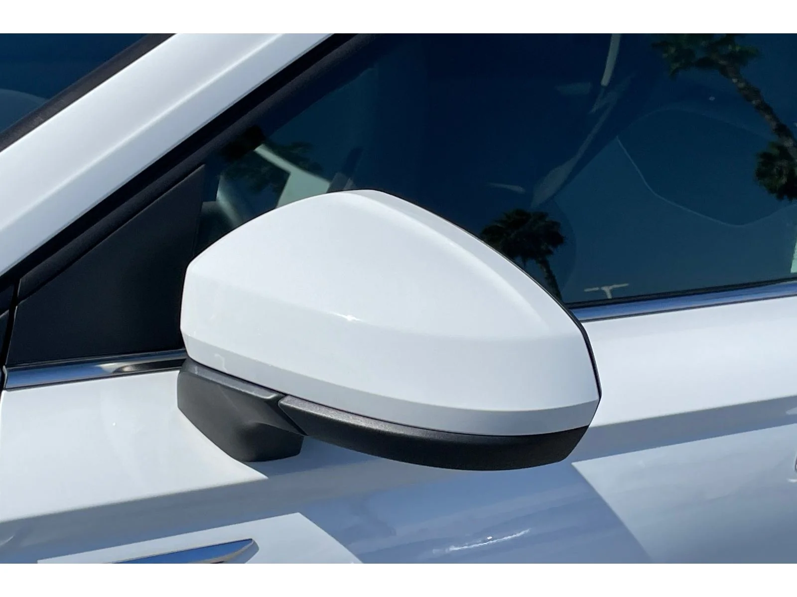 Used 2023 Pure White Volkswagen SE image 46