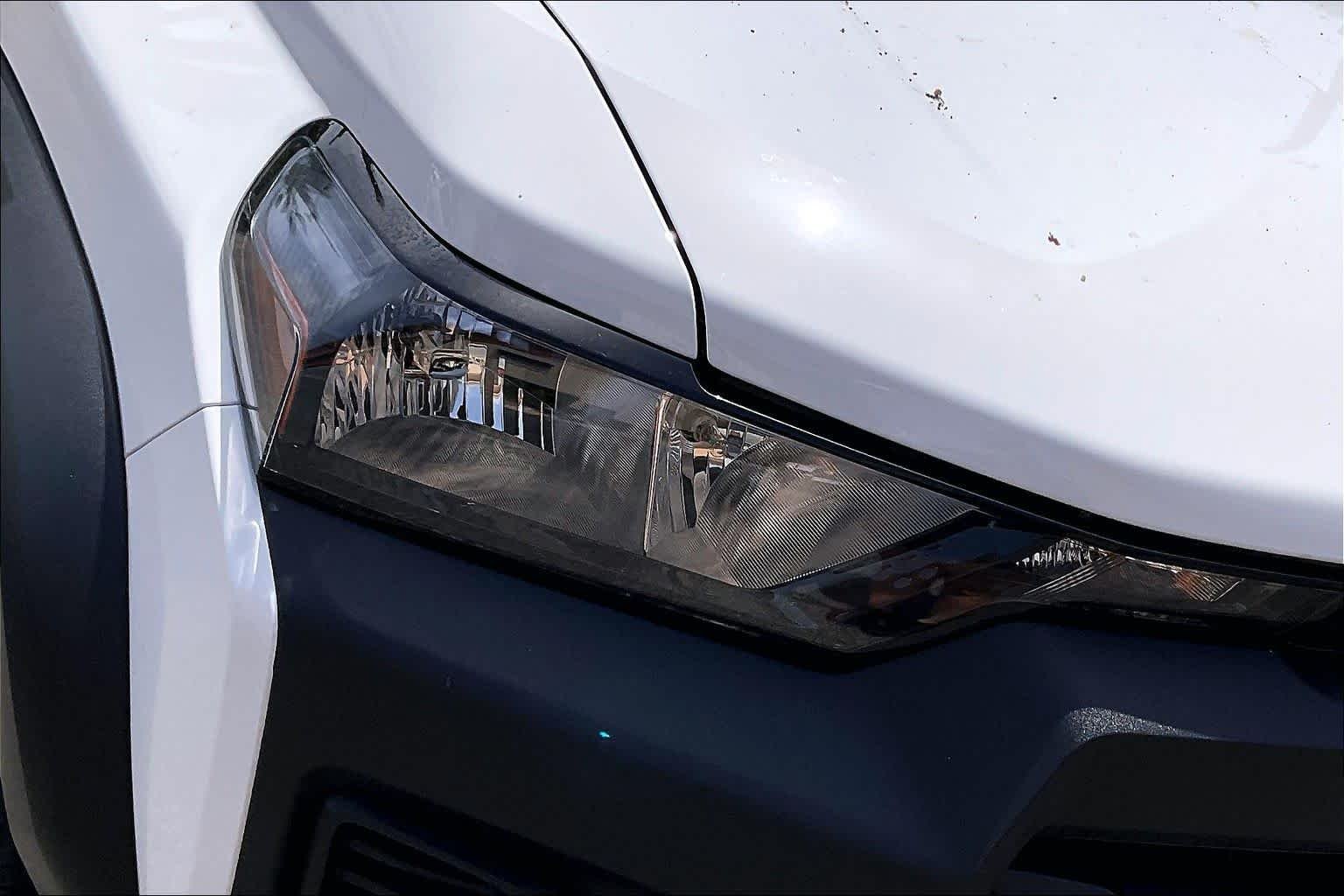 Used 2025 Summit White Chevrolet 4WD Trail Boss image 27