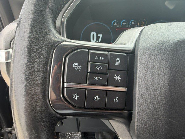 Used 2022 Black Metallic Ford Platinum image 17
