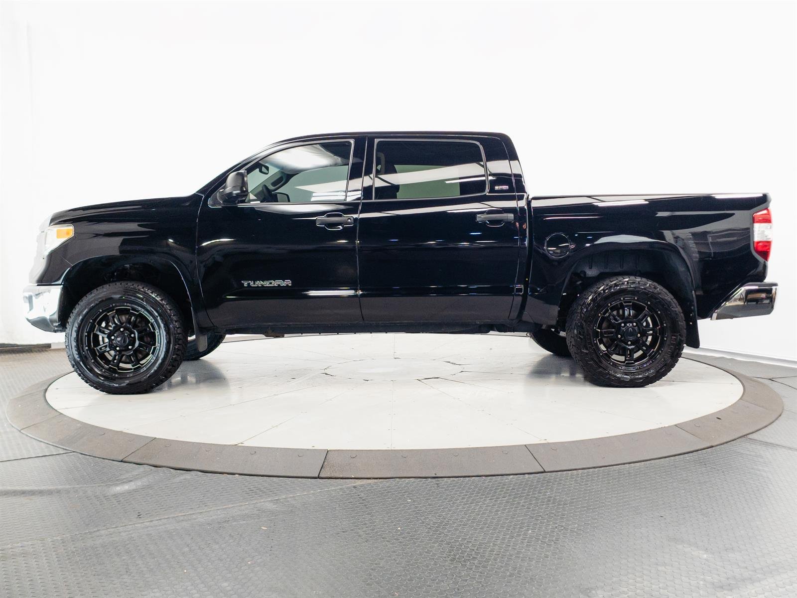 Used 2016 Black Toyota SR5 image 6