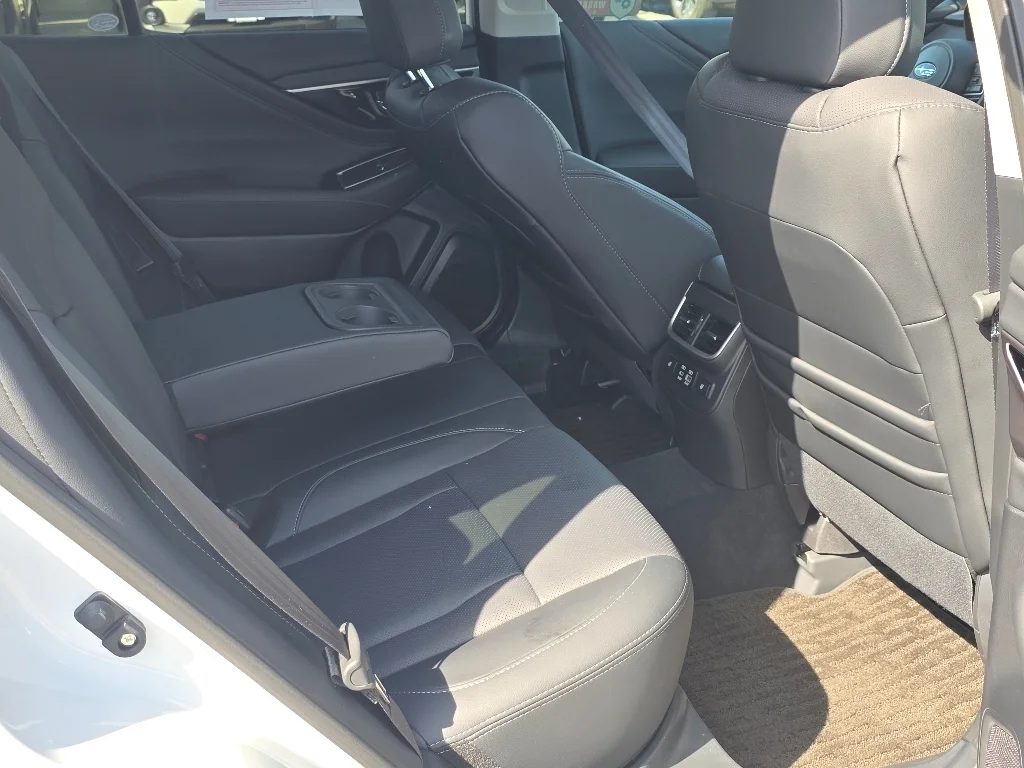 2025 Subaru Outback Limited - Photo 24