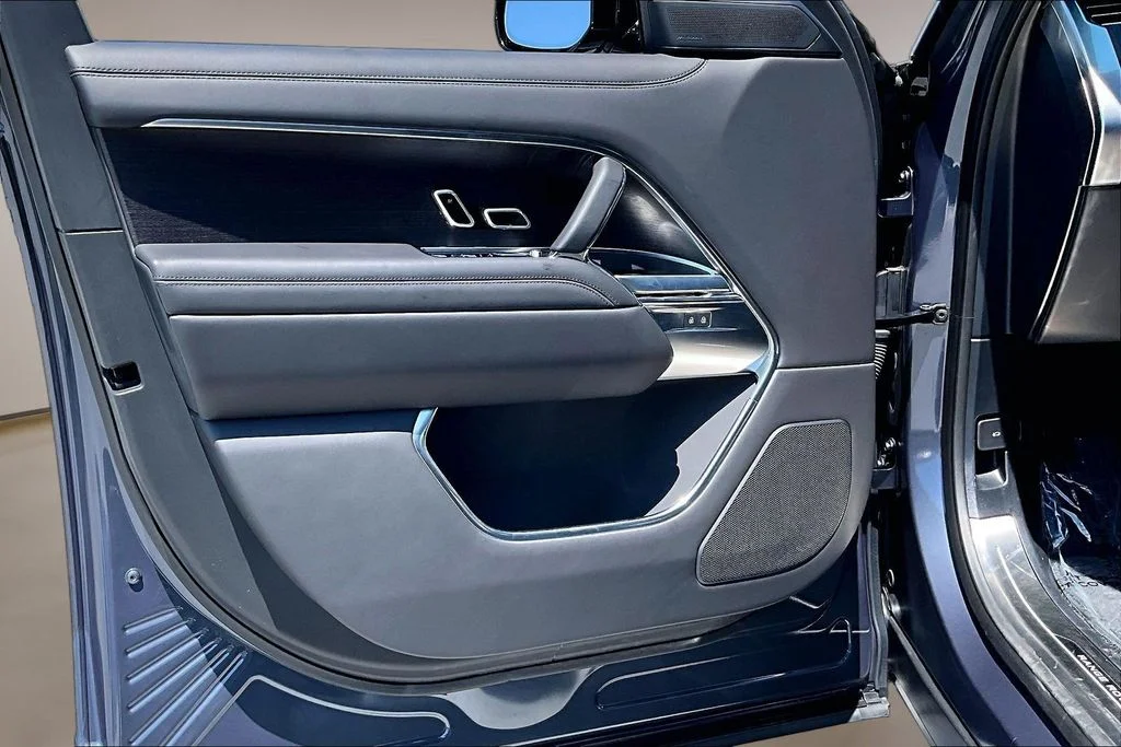 2026 Land Rover Range Rover SE - Photo 18