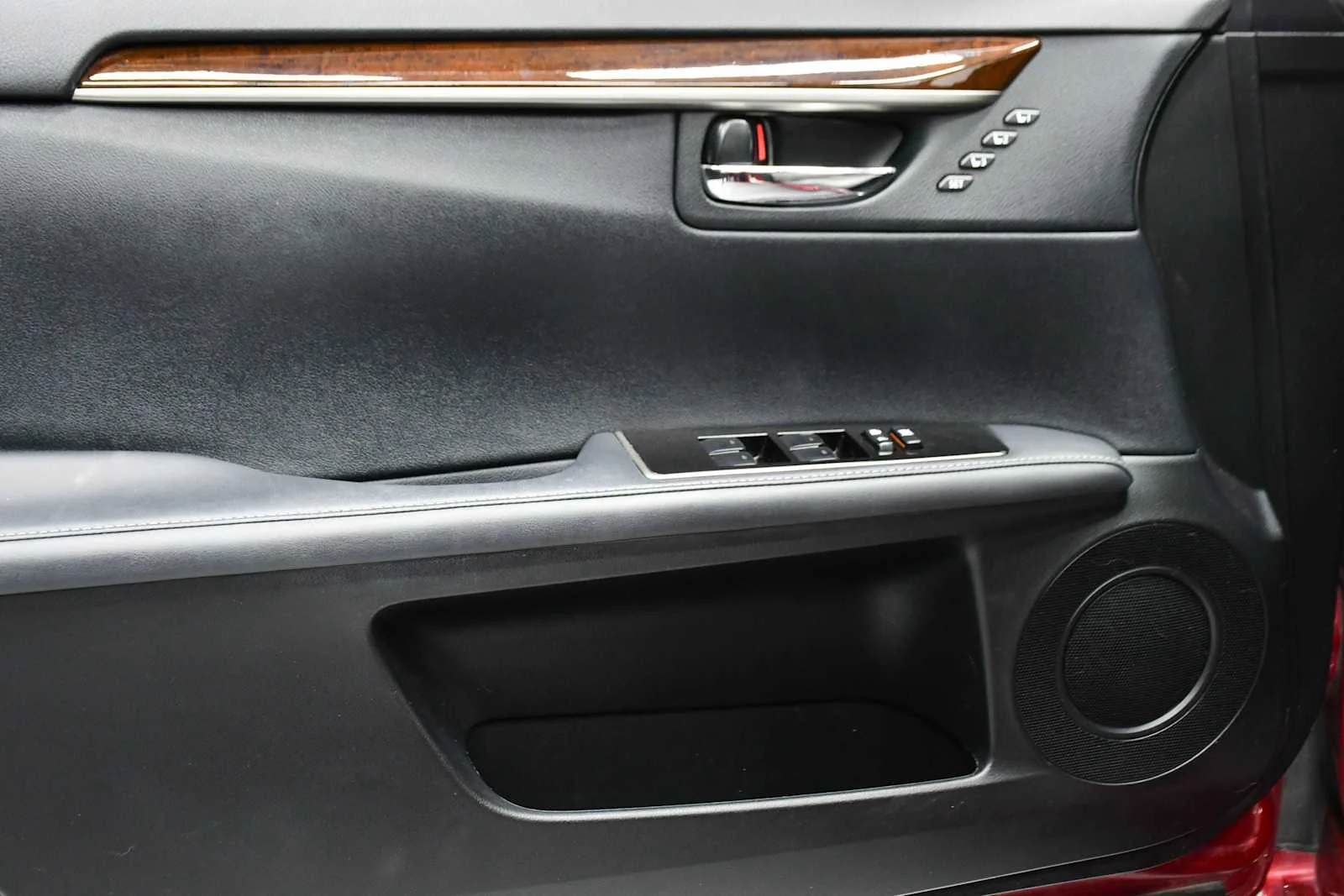 Used 2018 Matador Red Mica Lexus  image 14