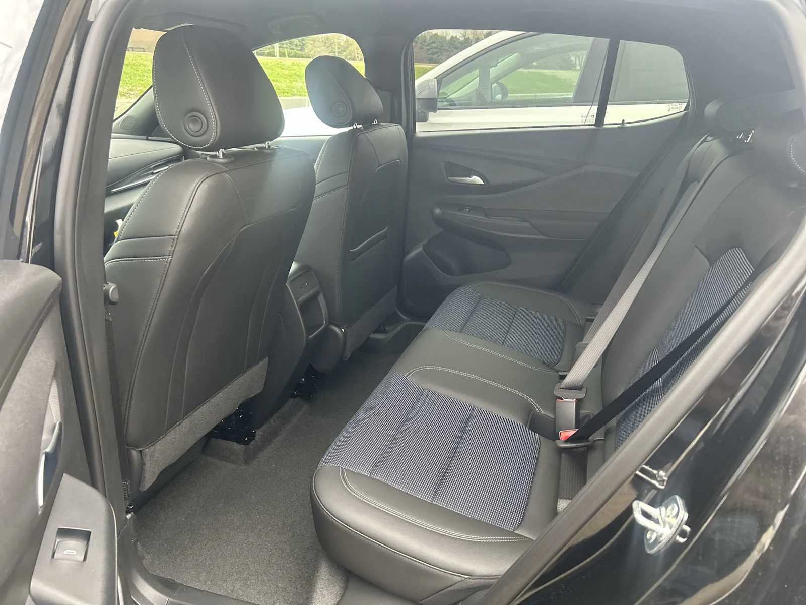 New 2026 Ebony Twilight Metallic Buick Preferred image 24
