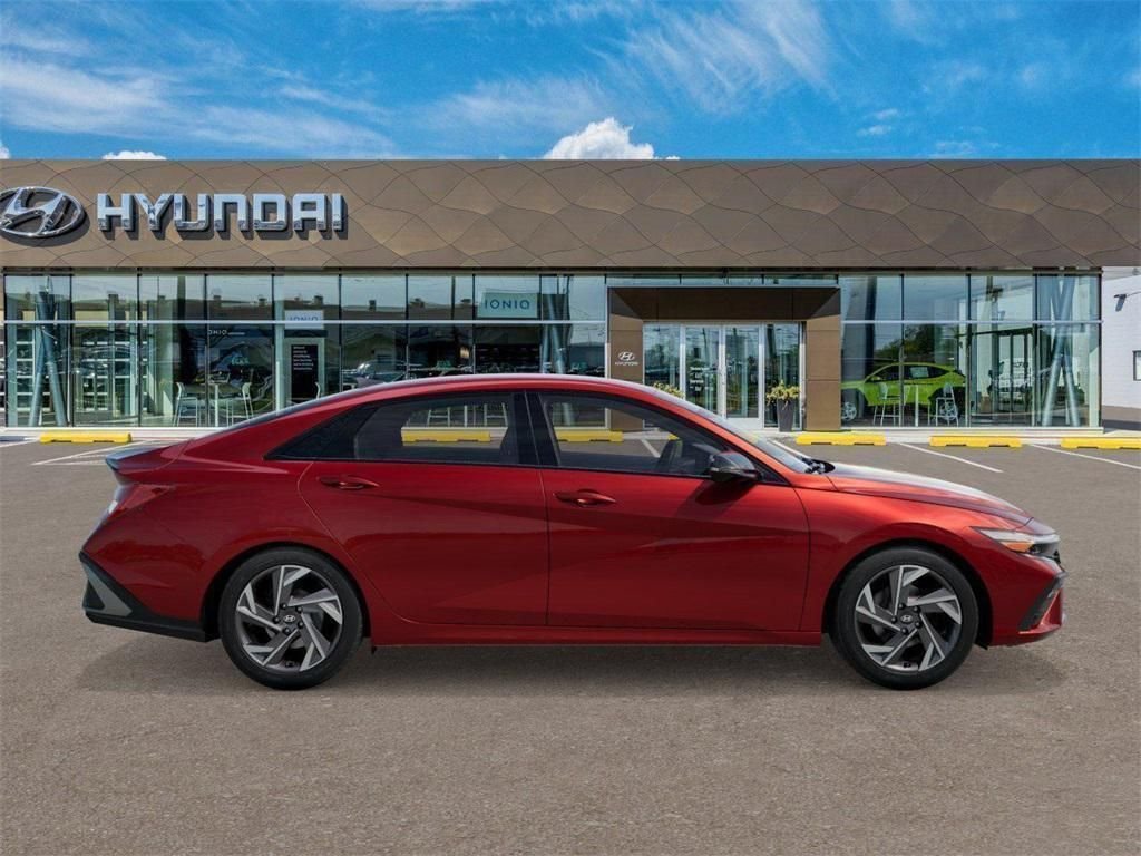 Used 2025 Red Hyundai SEL Sport image 7