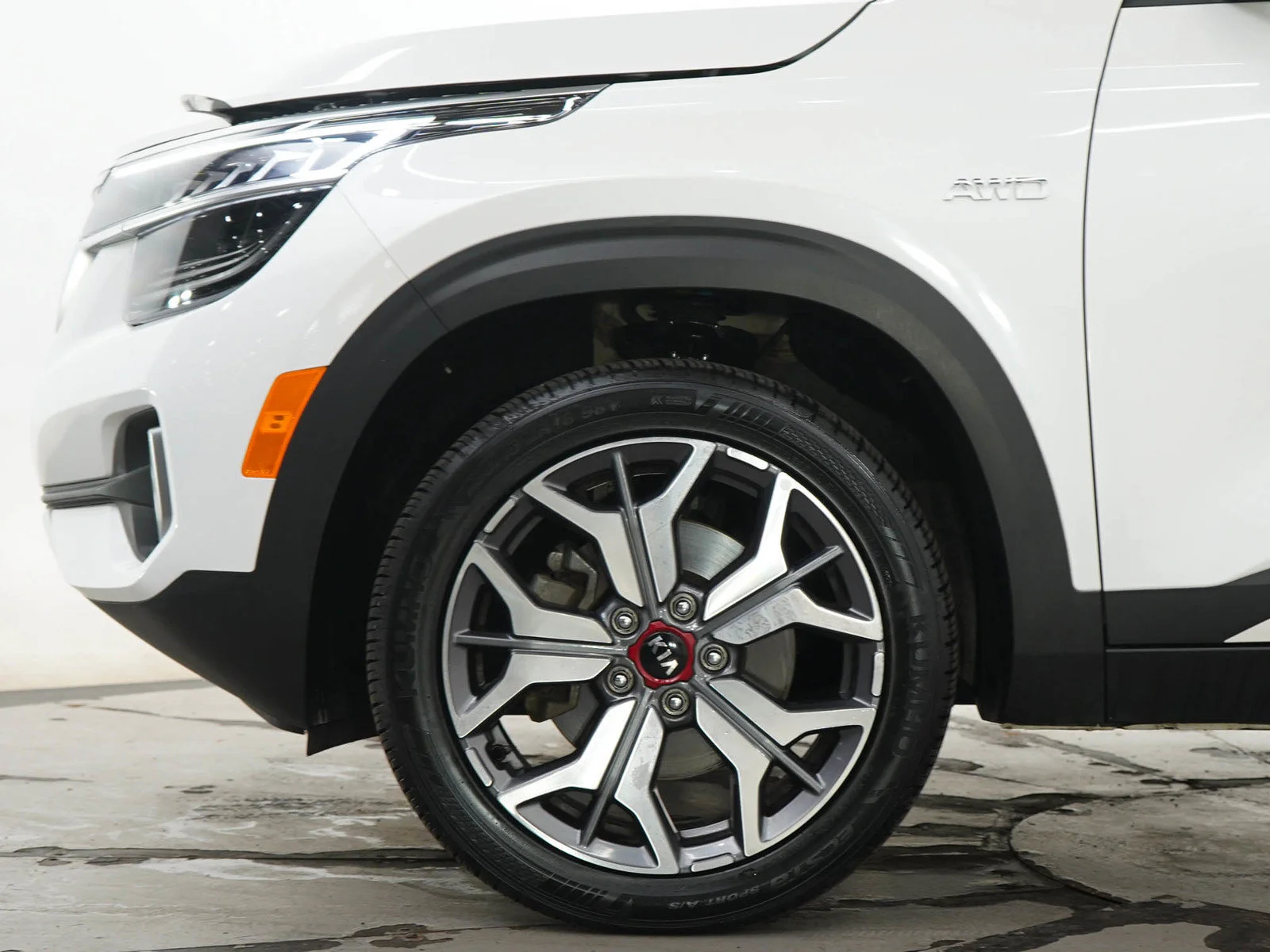 Used 2021 Snow White Pearl Kia SX DCT AWD image 28